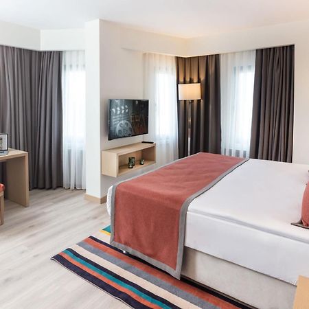Отель Tryp By Wyndham Ankara Oran Экстерьер фото